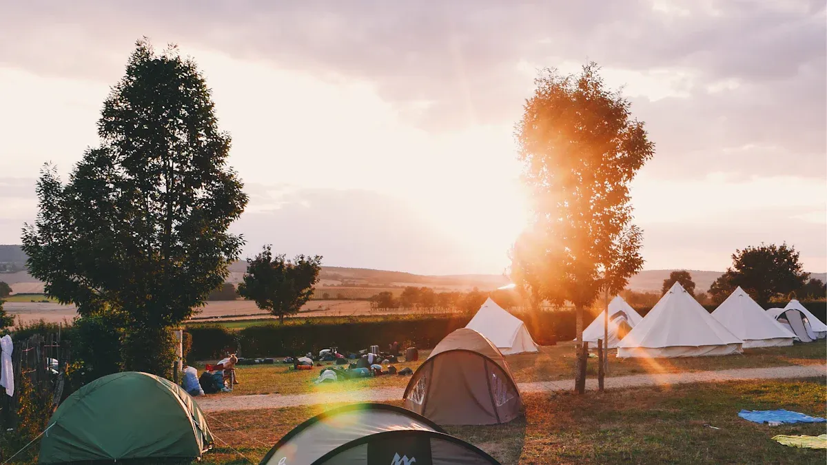 Glamping vs Traditional Camping: Key Differences