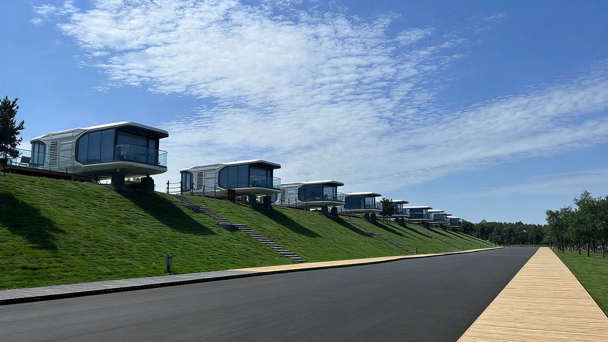 Pros and Cons of Using Capsule Houses for Glamping